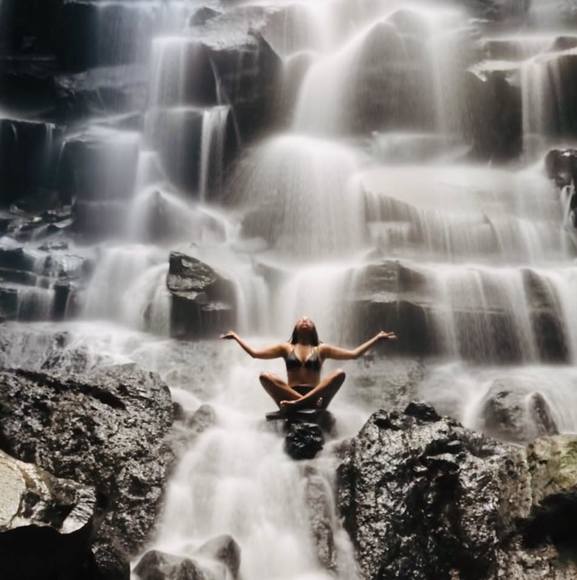 Meet your Posher, Sheena - Picture 1 of 1